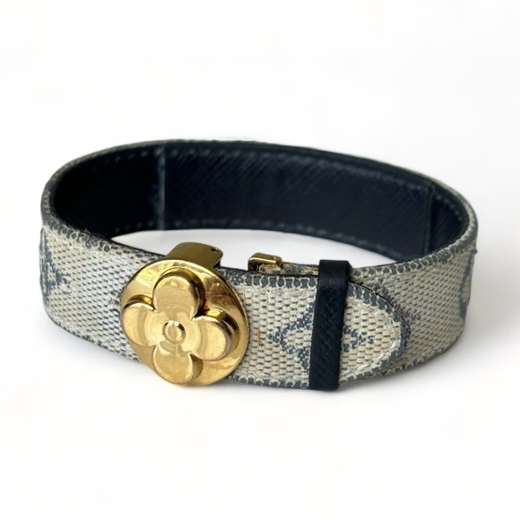 Louis Vuitton Voeux Good Luck Monogram Bracelet (Medium) - Picture 2 of 5